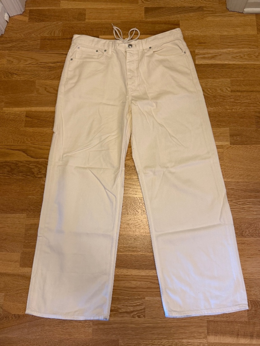 Madewell Low-Slung Baggy Jean: Airy Denim Edition